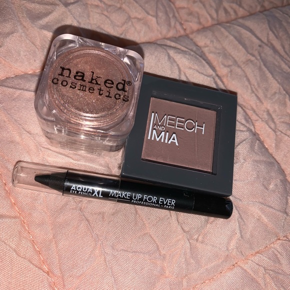 Make up bundle - Picture 6 of 6